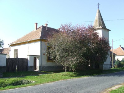 Mesteri imaház az utca felől - small