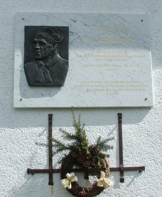 Szabó József püspök emléktáblája