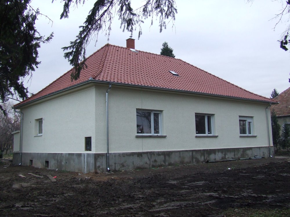 Felújított parókia 2.